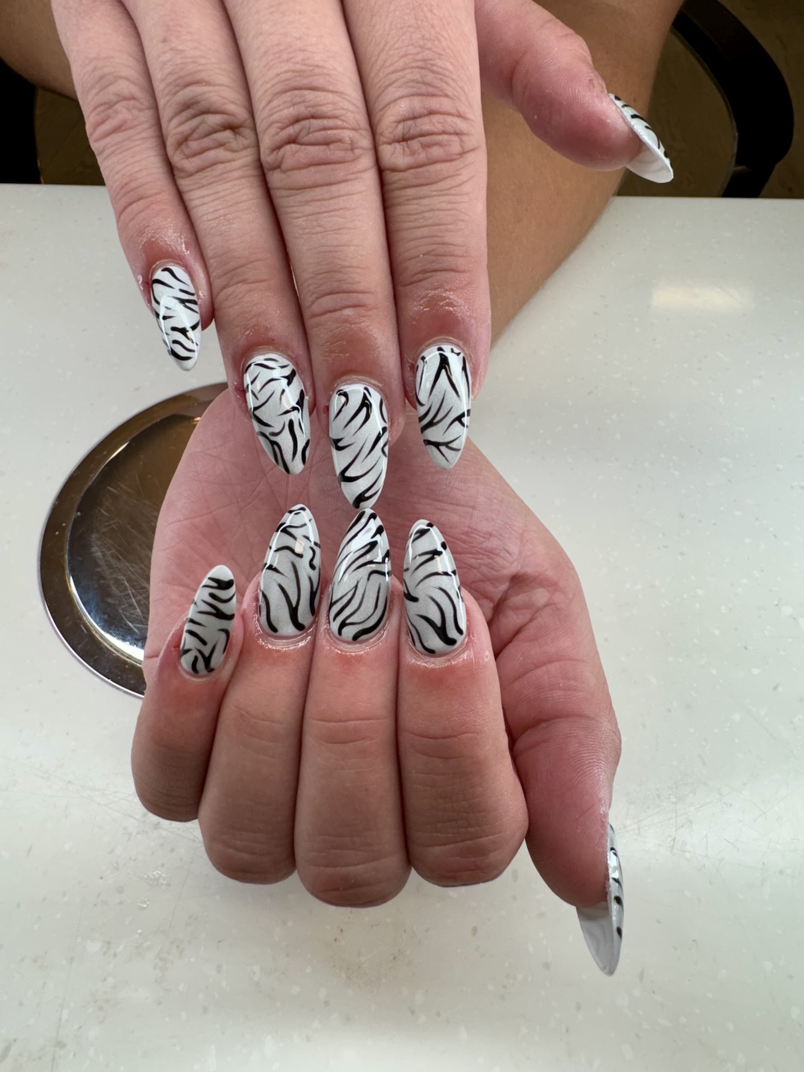 Pureluxe Nail Spa nail photo 1